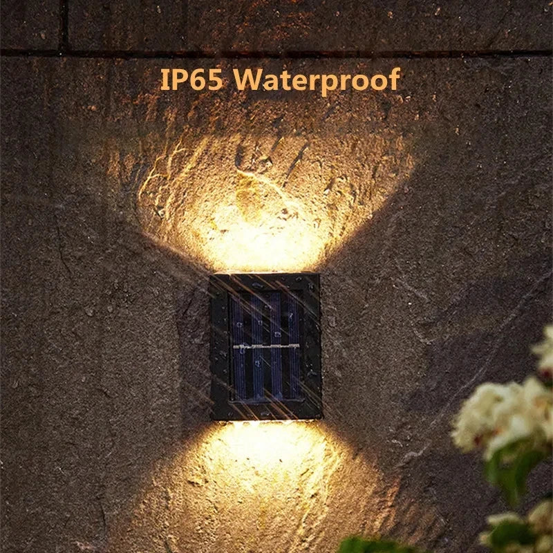 EcoGlow™ 5-in-1 Solar Wandlamp