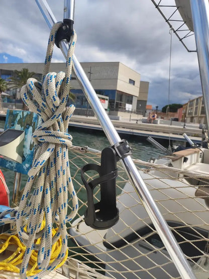 DockGrip™ Reling Bekerhouder | Je drankje altijd veilig en stabiel aan de reling – zonder boren of schroeven